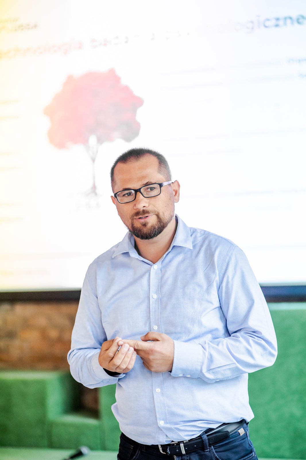 Dariusz Ambroziak podczas prezentacji na Co.brick MeetUp Team is the king