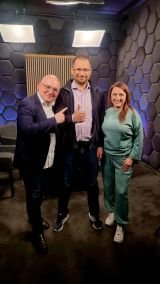 Dariusz Ambroziak z prowadzącymi programu Nieoczywiste Rozmowy o PR